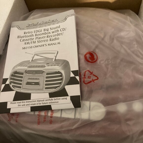 Studebaker Retro EDGE Big Sound Bluetooth Boombox - Picture 3 of 4